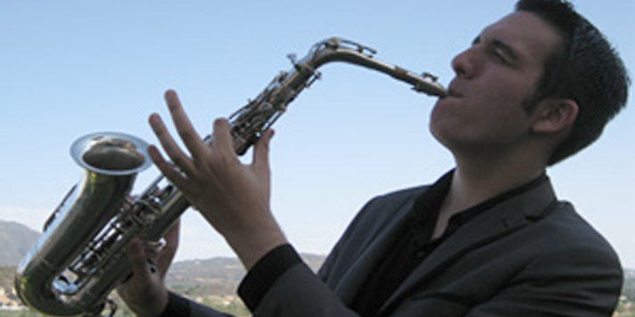 Saxophonist Chorus Nylander | Teen Jazz Artist