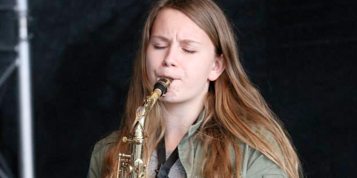 Saxophonist Jenny Froysa | Teen Jazz Artist